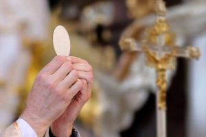 Cardinal Bo and Cardinal Sarah among speakers at Budapest International Eucharistic Congress