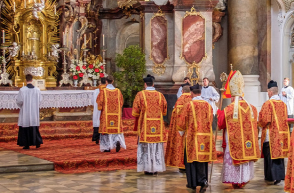 FSSP says Pope Francis has issued decree confirming its use of 1962 liturgical books