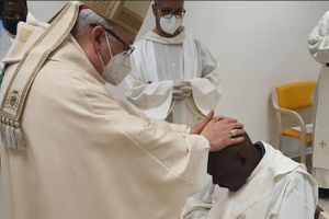 Fr. Livinius Esomchi Nnamani: Priest with cancer dies 23 days after his hospital room ordination